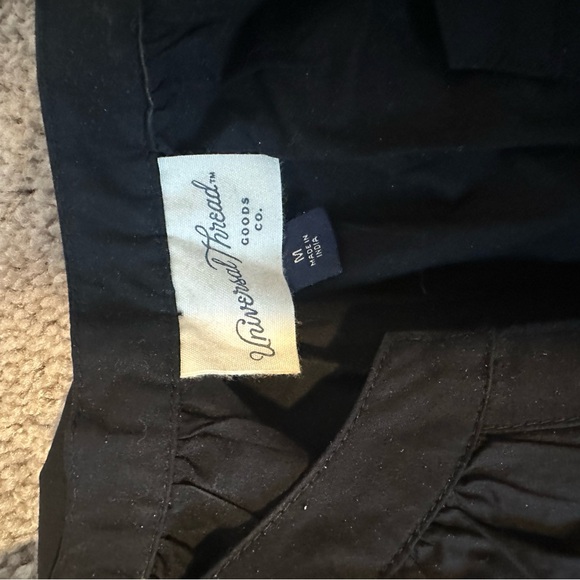 Universal Thread Black Garment - Picture 4 of 4